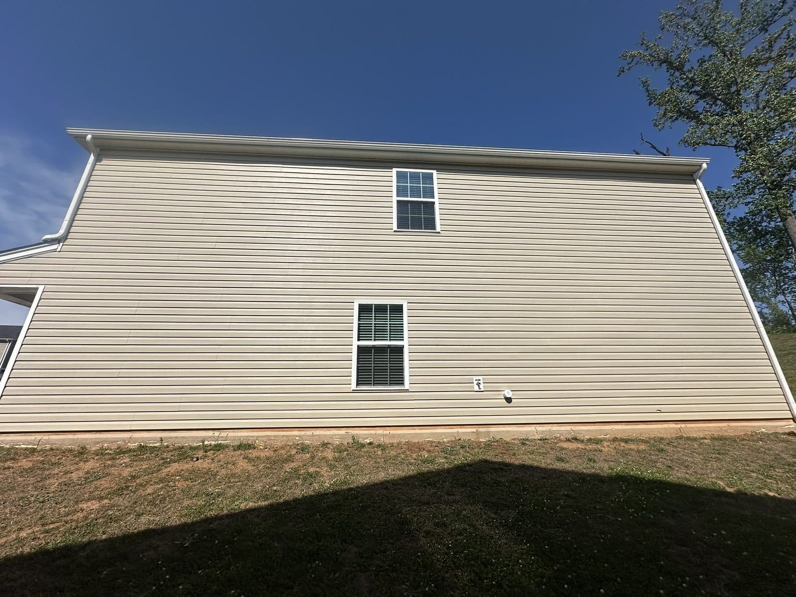 Professional pressure washing result on a Greensboro, NC property (16)
